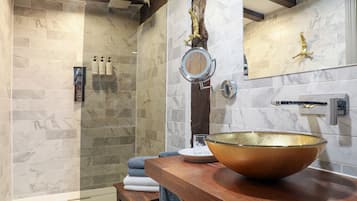 Exclusive Double Room, Ensuite ( Room 1, No 7even ) | Bathroom | Free toiletries, hair dryer, towels, soap