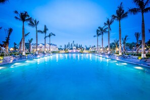 Outdoor pool - Nam Cuong Nam Dinh Hotel (Nam Dinh)