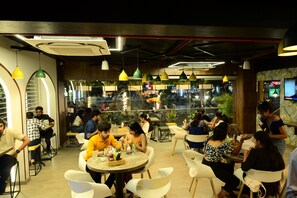 Restaurant - Pravasa Hotel Indore (Indore)