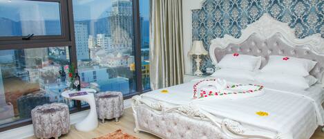 Family Connecting Room | Premium bedding, minibar, desk, soundproofing