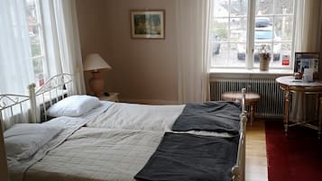 Bureau, rideaux occultants, Wi-Fi gratuit, draps fournis