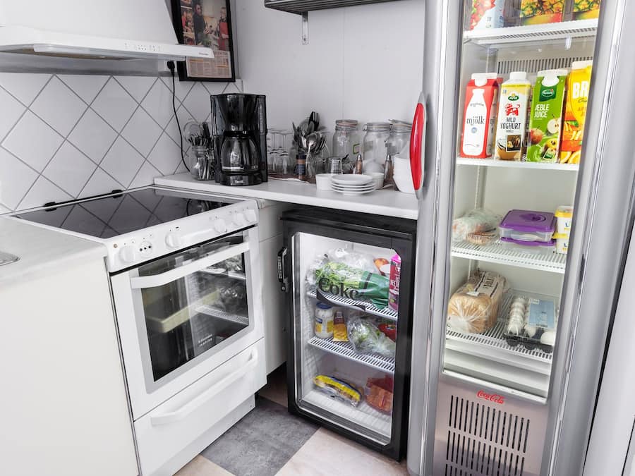 Habitación básica doble | Cocina compartida | Frigorífico grande, microondas, horno y placa de cocina