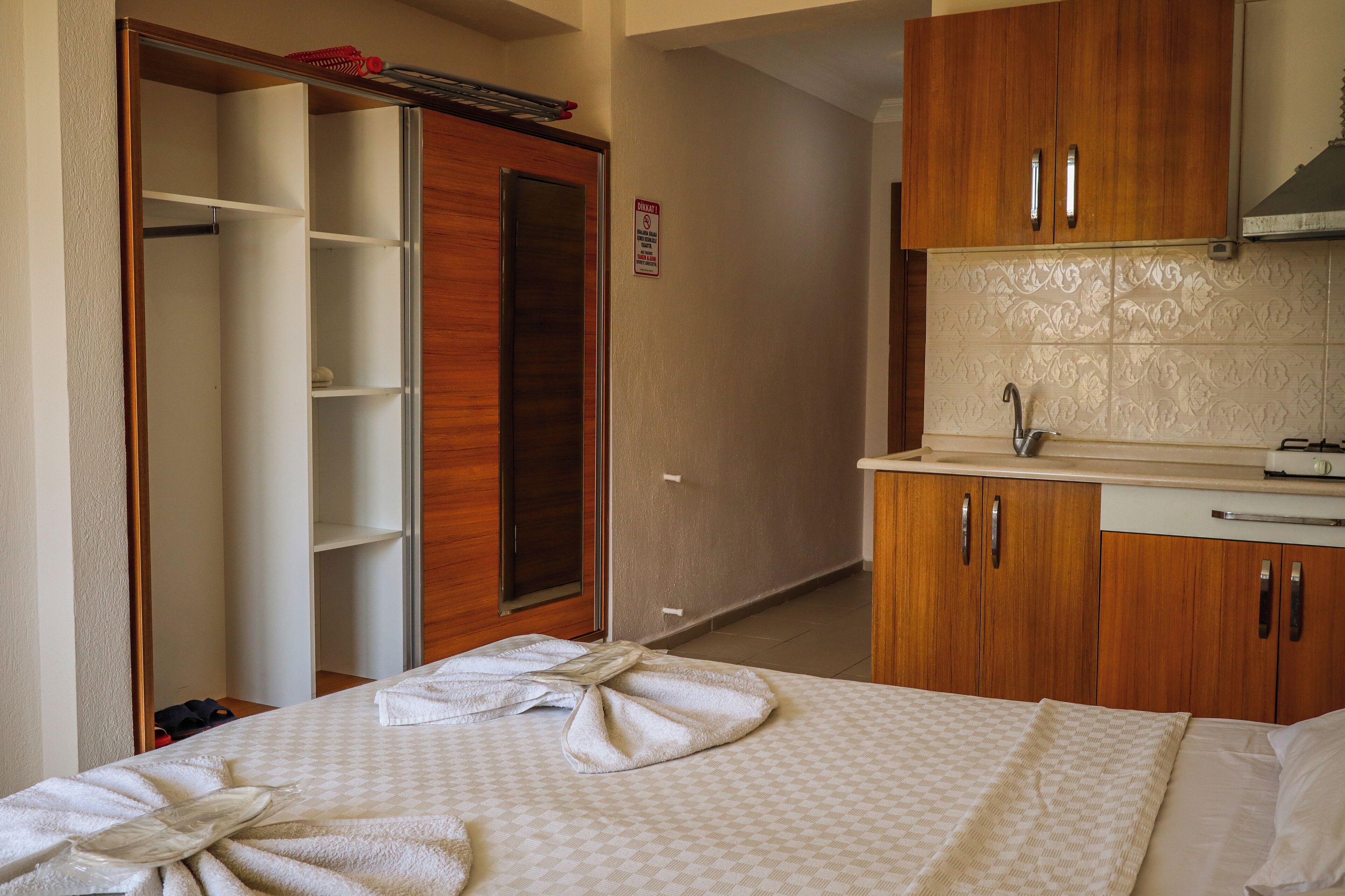Quarto casal | 2 quartos, escrivaninha, espaço de trabalho para notebook