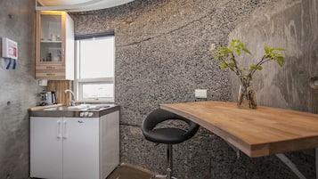 開放式客房 | 私人小型廚房 | 電冰箱、爐台、電熱水壺、鍋具/餐盤/廚房用品