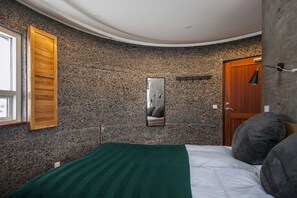 Studio | Blackout drapes, free WiFi, bed sheets - Klettar Tower Iceland (Selfoss)