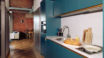 Studio | Private kitchen | Coffee/tea maker, mini-fridge, electric kettle