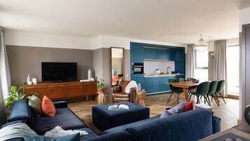 Penthouse Two Bedroom Apartment | Living area