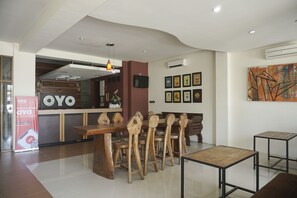 Meeting facility - OYO 441 Namira Hotel Syariah (Pogung Lor)