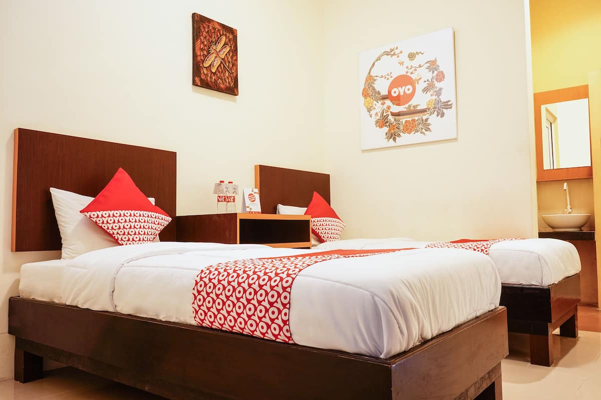 Kamar Twin Standar | Meja kerja, Wi-Fi gratis, dan seprai linen