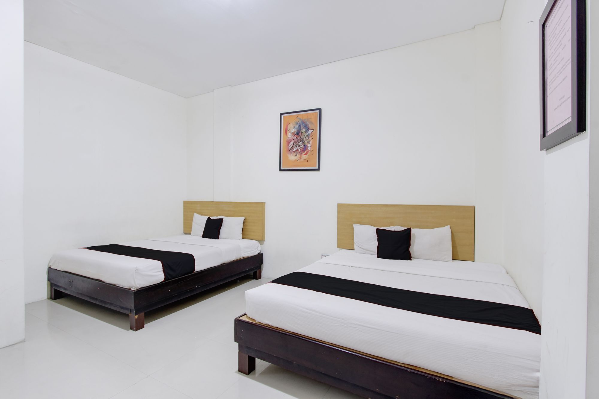 Family Suite | Desk, WiFi (free), bed sheets