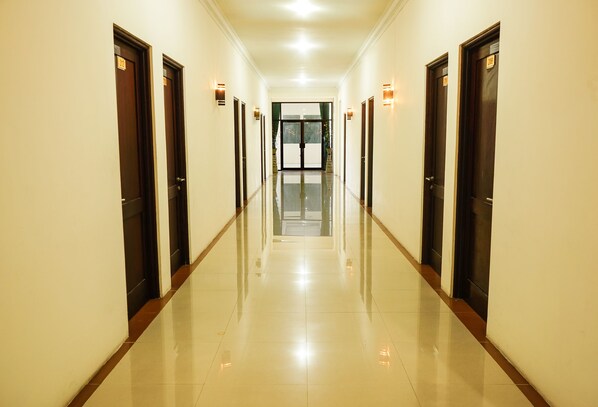 Hallway - OYO 441 Namira Hotel Syariah (Pogung Lor)