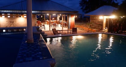 Rock and Wreck Dive Resort