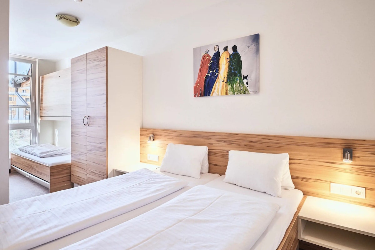 Family Apartment, Mountain View | 2 bedrooms, WiFi (free), bed sheets