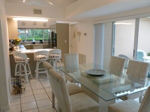 Panoramic Villa, Multiple Beds, Non Smoking, Lake View | Private kitchen