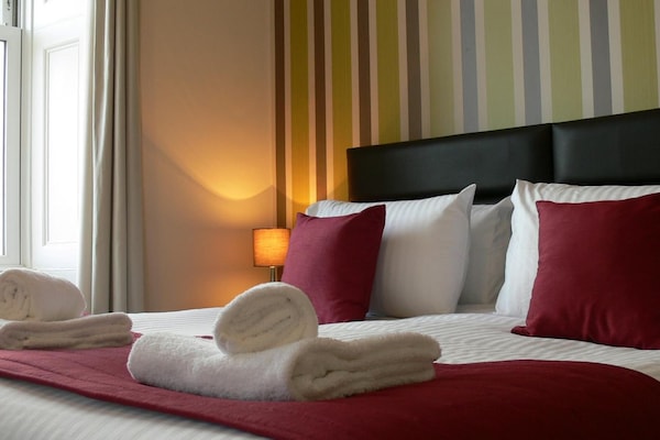 Coffres-forts dans les chambres, bureau, Wi-Fi gratuit, draps fournis