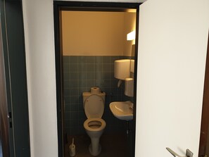 Camera doppia, bagno condiviso | Bagno | Doccia