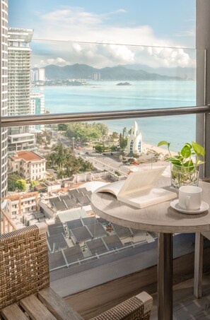 Suite familiare, 2 camere da letto, balcone, vista oceano parziale | Vista città