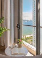 Junior Suite Balcony Partial Sea View | Premium bedding, in-room safe, desk, blackout drapes