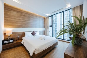 Family Apartment, 3 Bedrooms, City View - Shendo Vinhomes Metropolis (Hanoi)