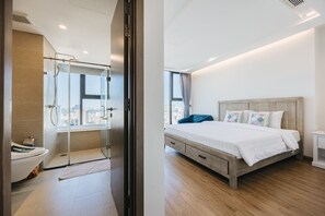 Apartament de luxe, 4 dormitoris, vistes al llac | 2 dormitoris, roba de llit d'alta qualitat i cobrellits