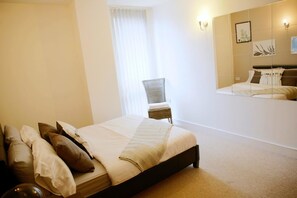 Luxury Apartment, 1 Double Bed, Non Smoking, City View | Individually decorated, individually furnished, iron/ironing board - manchester (Manchester)