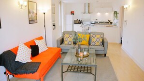 Departamento de lujo, 1 cama matrimonial, para no fumadores, vista a la ciudad | Tabla de planchar con plancha, cunas y wifi gratis