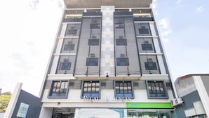 Exterior - OYO 136 Regal Residences (Quezon City)