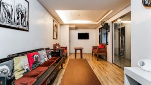 Business centre - OYO 136 Regal Residences (Quezon City)