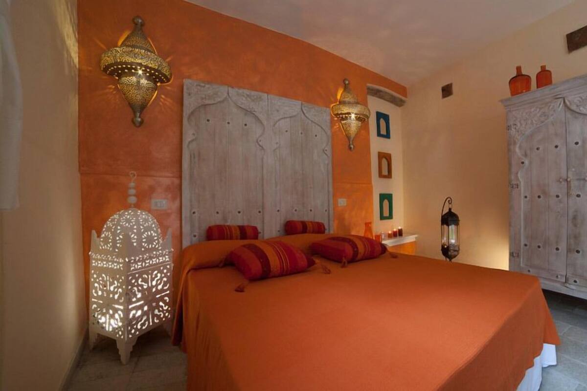 ห้องพักสำหรับสี่ท่าน (Granada) | เครื่องนอนระดับพรีเมียม, ตู้นิรภัยในห้องพัก, โต๊ะทำงาน, ห้องเก็บเสียง