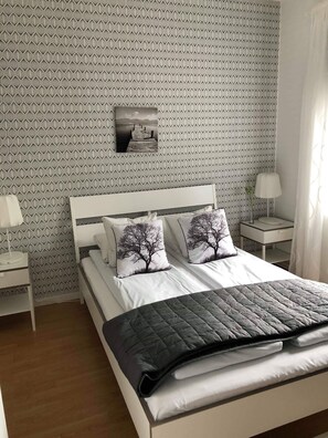 Kamar Twin | Meja kerja, Wi-Fi gratis, dan seprai linen