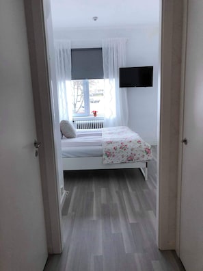 Twin Room | Television