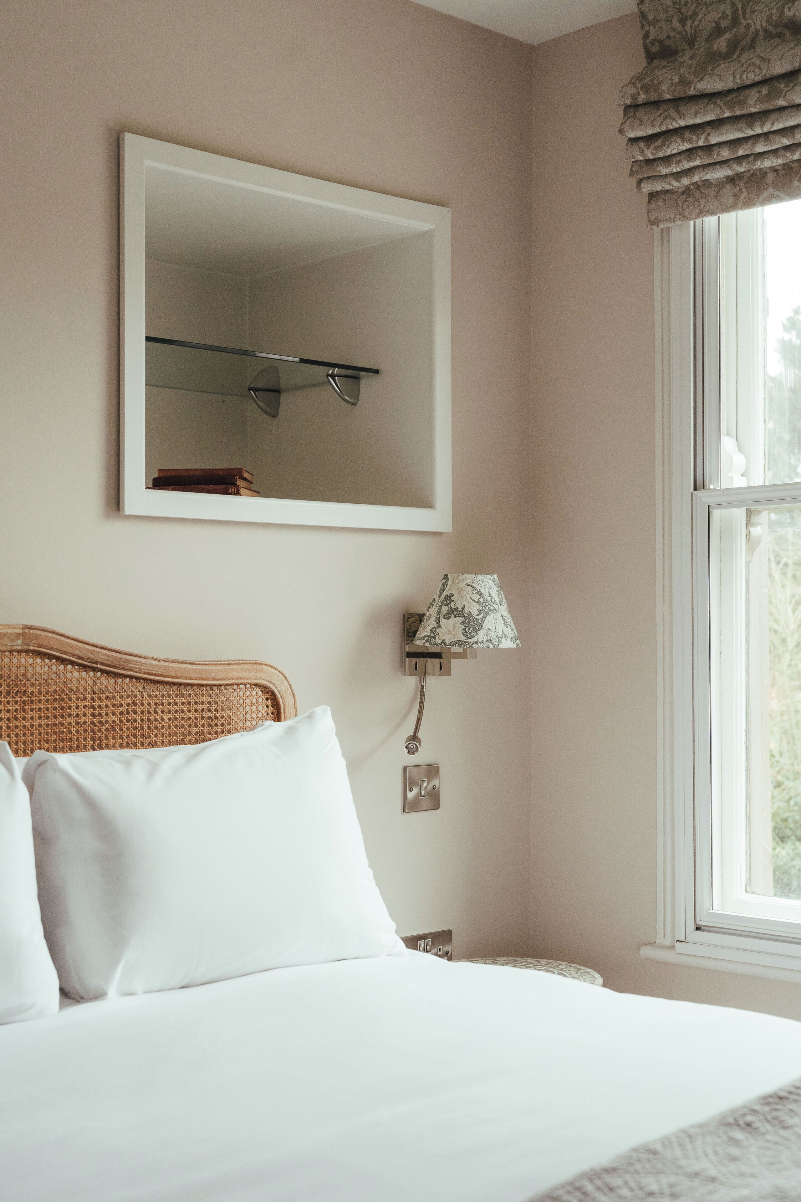 Deluxe Double Room, Ensuite | Individually decorated, individually furnished, desk, blackout curtains