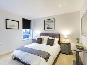 Comfort Apartment, Private Bathroom | Miscellaneous - 2 Bed Property Close to Heathrow Airport (Brentford)