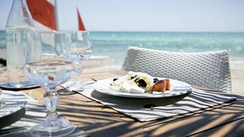 2 Restaurants; Frühstück, Mittagessen und Abendessen werden serviert