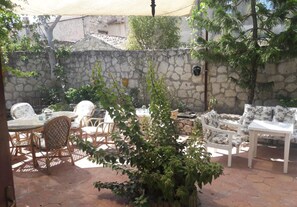 Tägliches inbegriffenes kontinentales Frühstück