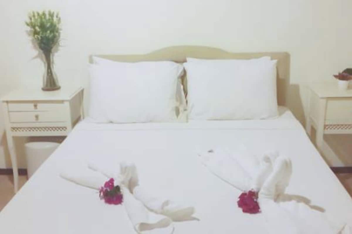 Standard Double Room | WiFi (free), bed sheets