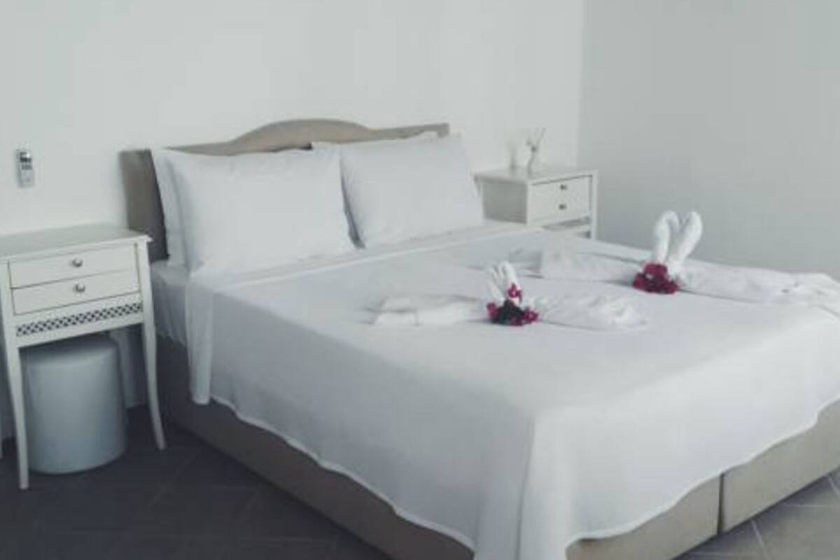Standard Triple Room, Non Smoking | WiFi (free), bed sheets