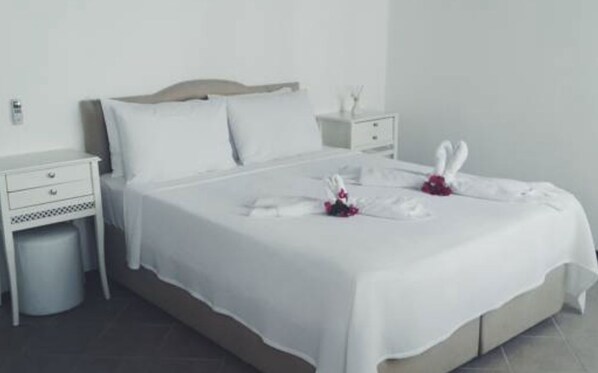 Standard-Dreibettzimmer, Nichtraucher | Kostenloses WLAN, Bettwäsche