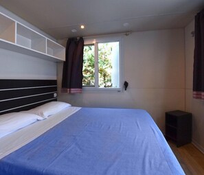 2 bedrooms, individually decorated, individually furnished, bed sheets