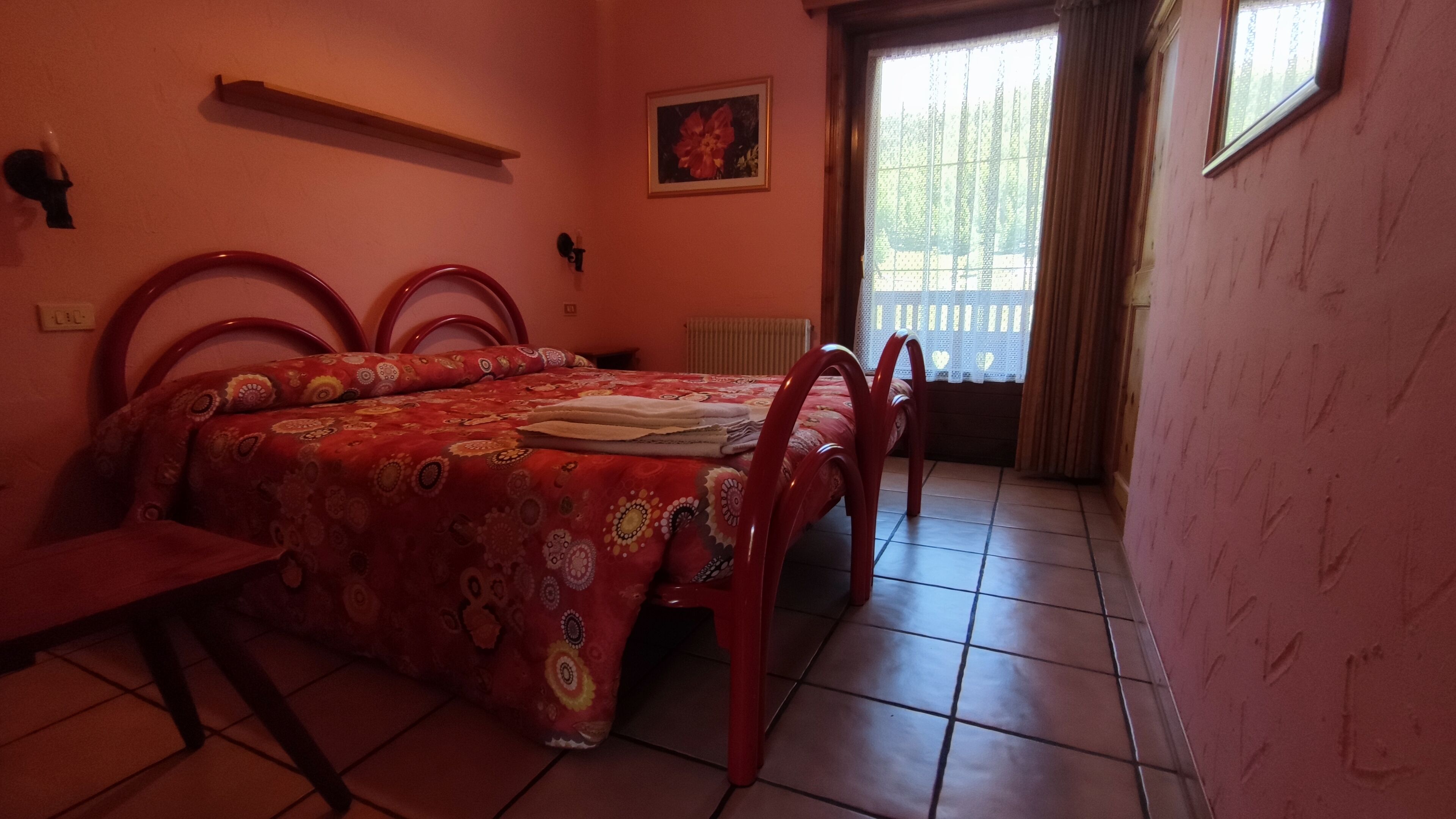 double room | free wifi, bed sheets