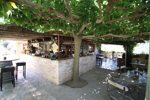 Breakfast, lunch and dinner served - Auberge U Sirenu (Sartene)