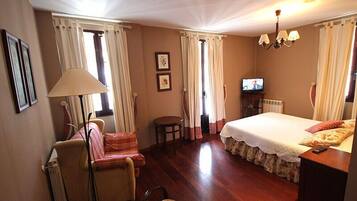 Habitación doble | Escritorio, cortinas opacas, sistema de insonorización y wifi gratis