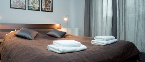 Modern Apartment | Iron/ironing board, free WiFi, bed sheets