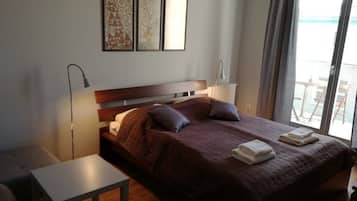 Modern Apartment | Bügeleisen/Bügelbrett, kostenloses WLAN, Bettwäsche
