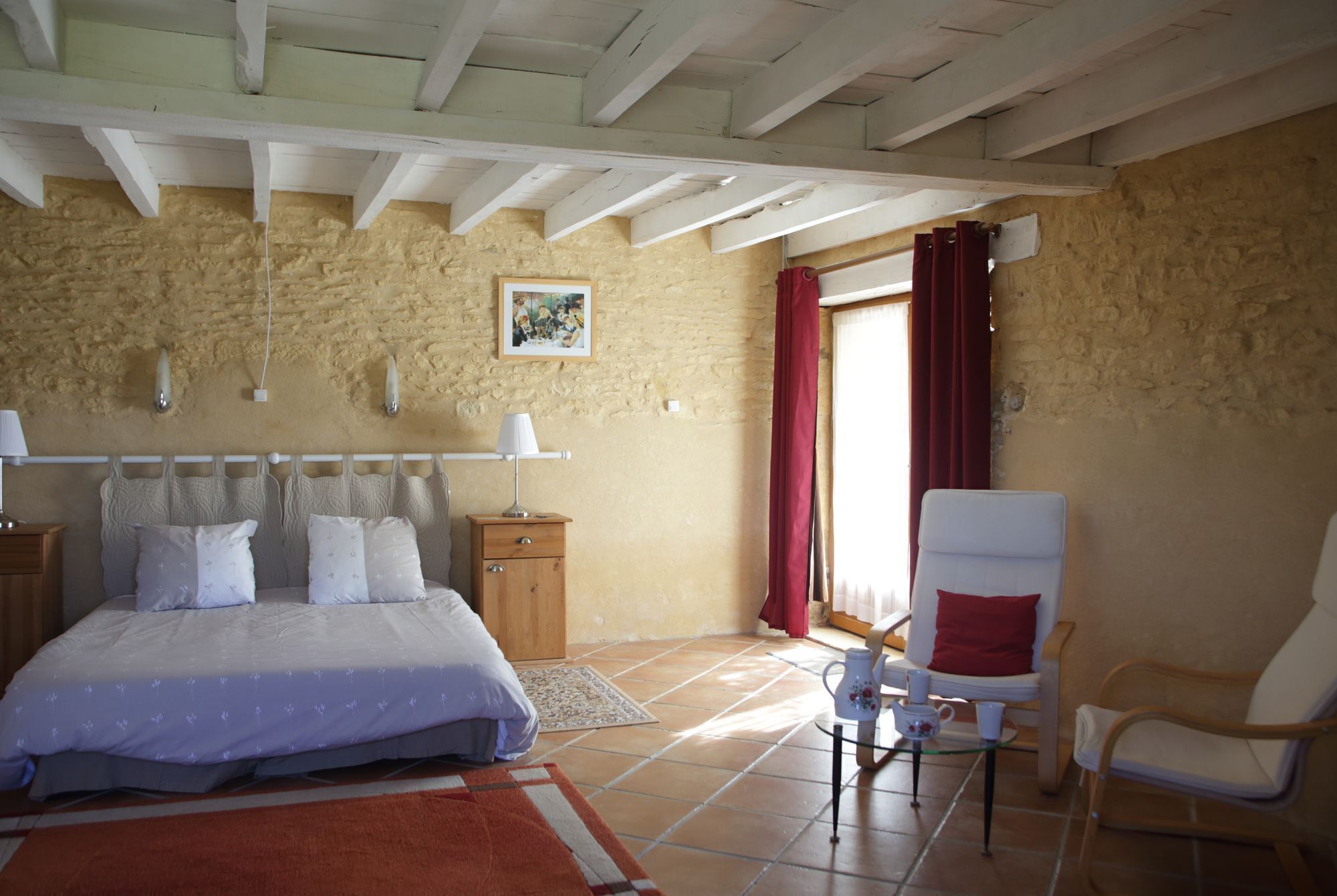 4 bedrooms, desk, iron/ironing board, travel cot