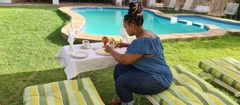 Victoria Oaks Guest House