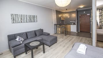 Iron/ironing board, free WiFi, bed sheets