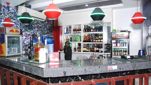 5 bars/lounges - DAWN CARRINGTON HOTELS AND SUITES (Lagos)