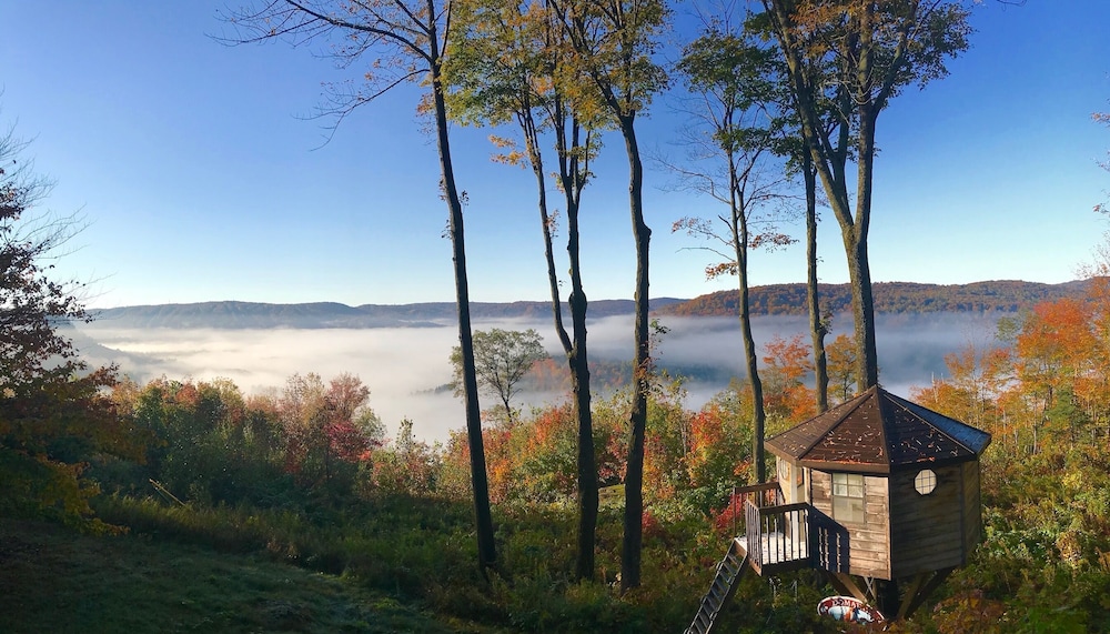 Private 5-Acre Estate with Pool, Spa, Sauna & Mountain Views