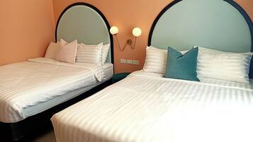 Double Double Room | Soundproofing, iron/ironing board, free WiFi, bed sheets